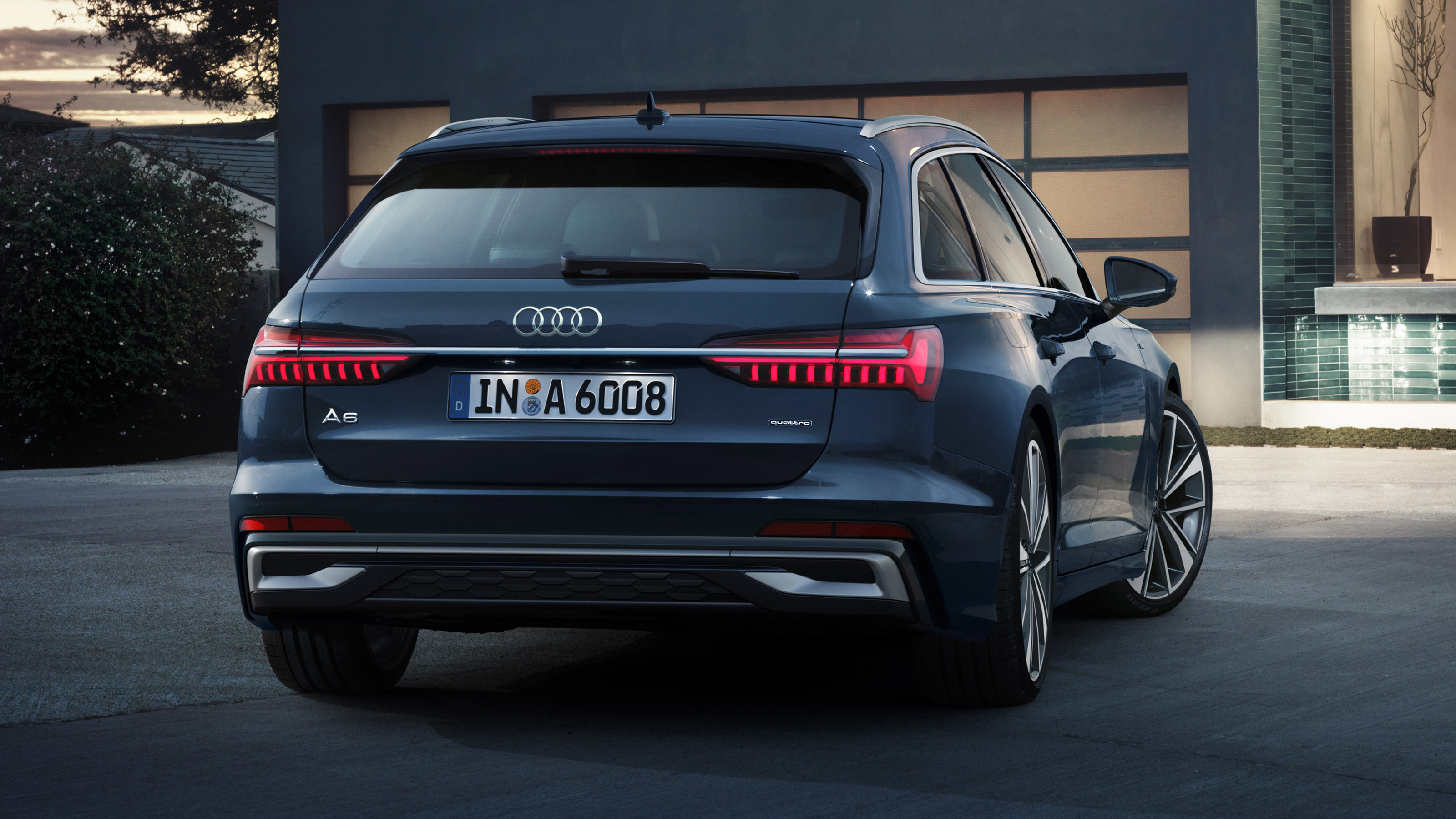Audi A6 Avant - rear static