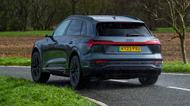 Audi Q8 e-tron - rear cornering