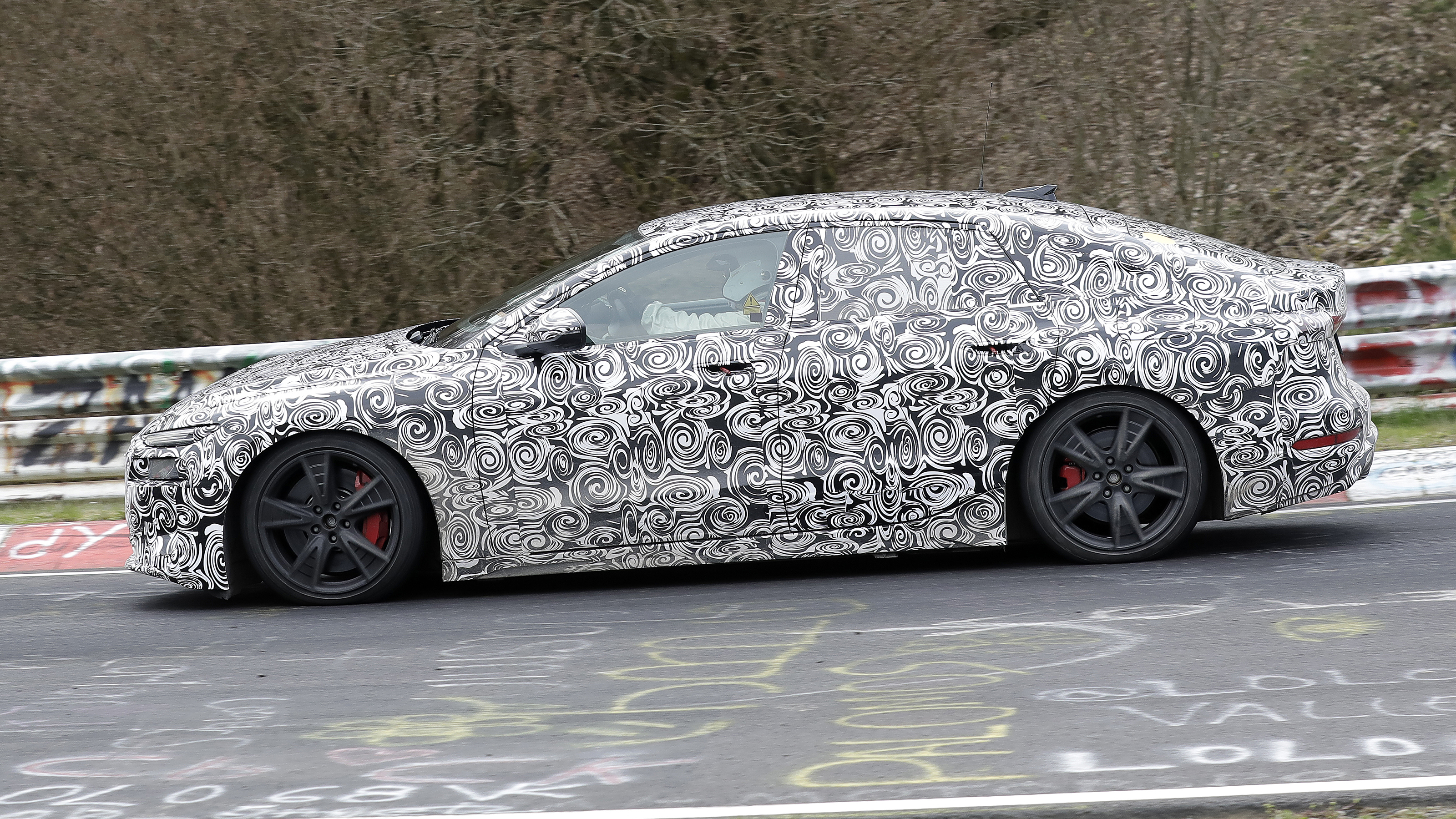 Audi S6 e-tron (camouflaged) - side action