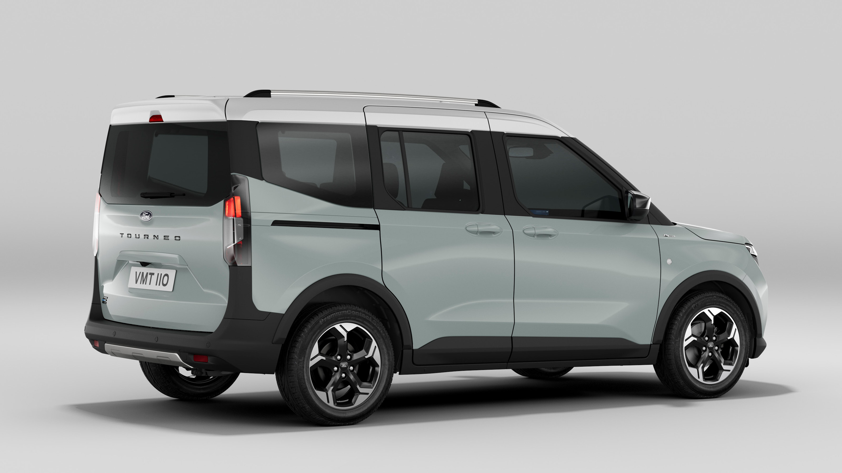 Ford E-Tourneo Courier - rear studio