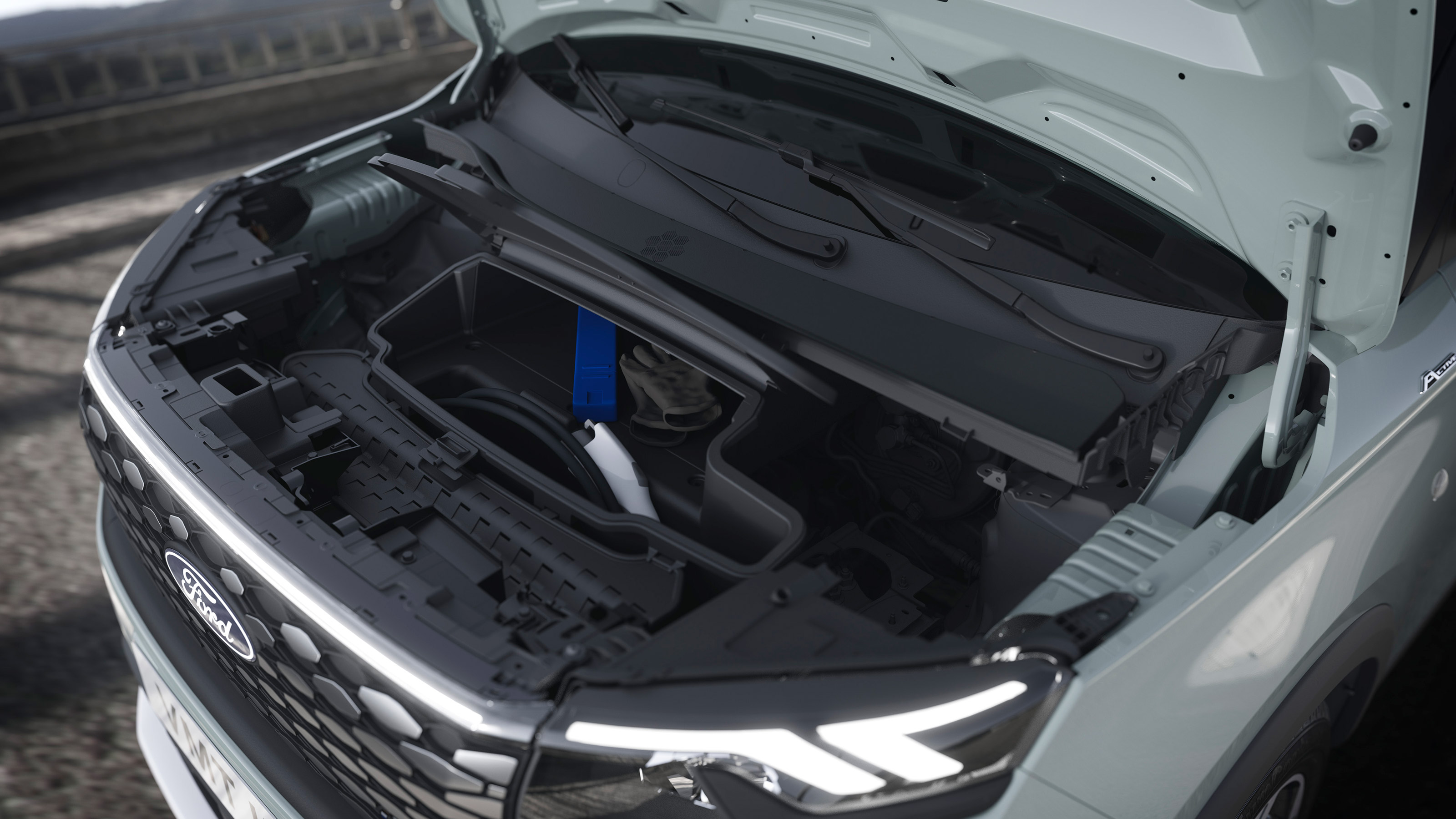 Ford E-Tourneo Courier - front storage