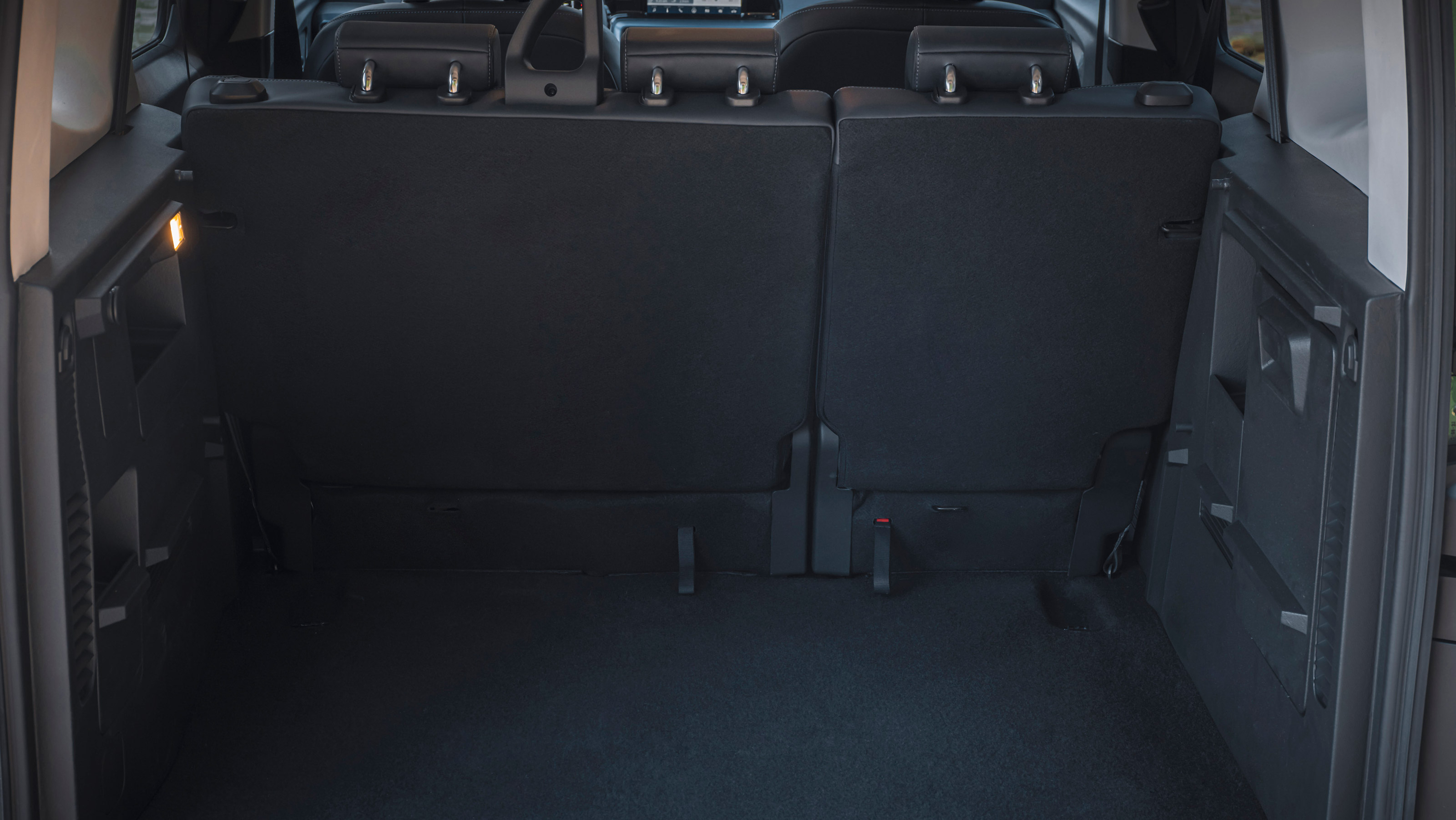 Ford E-Tourneo Courier - boot