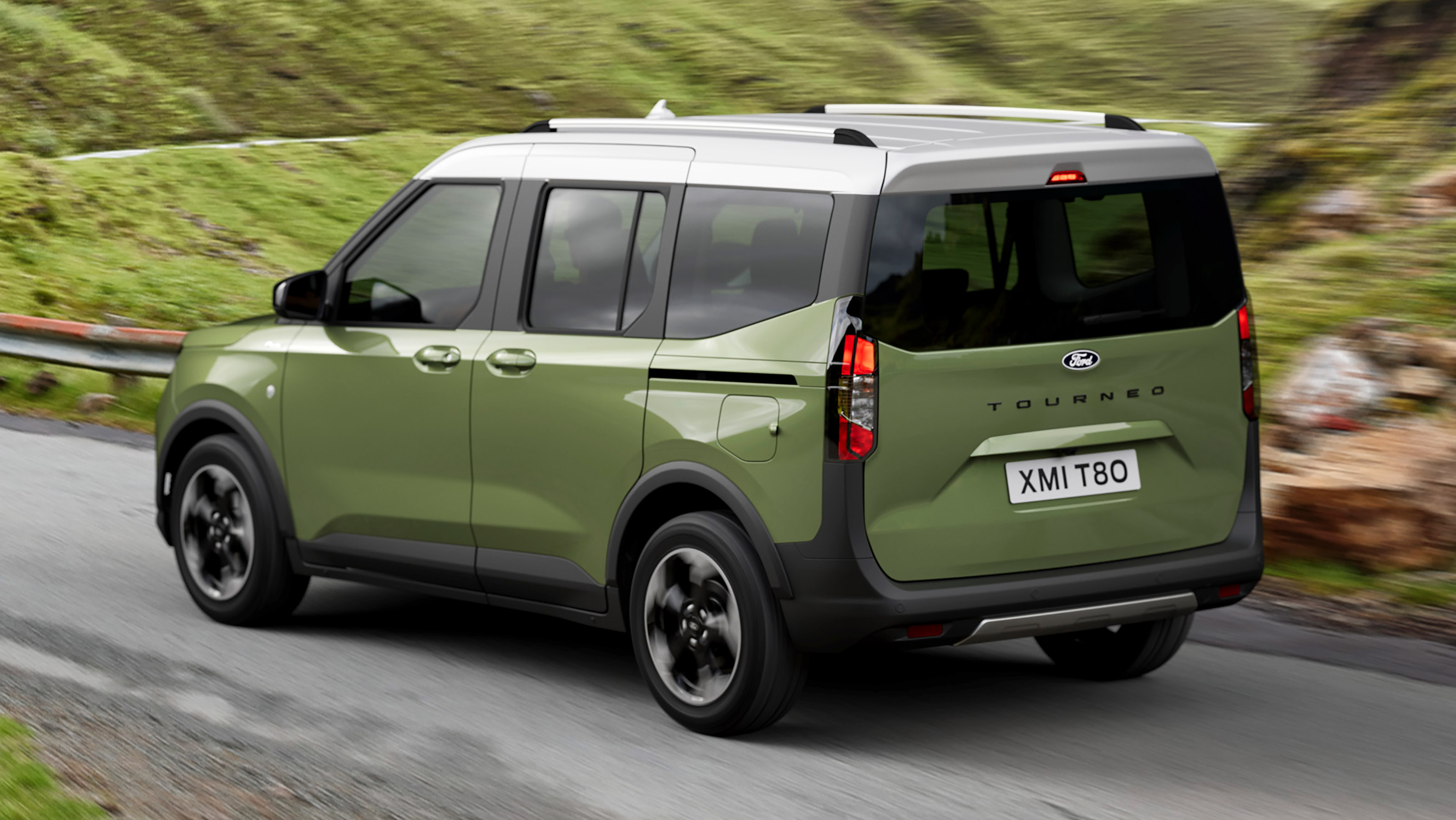Ford E-Tourneo Courier - rear