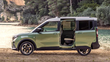 Ford E-Tourneo Courier - side