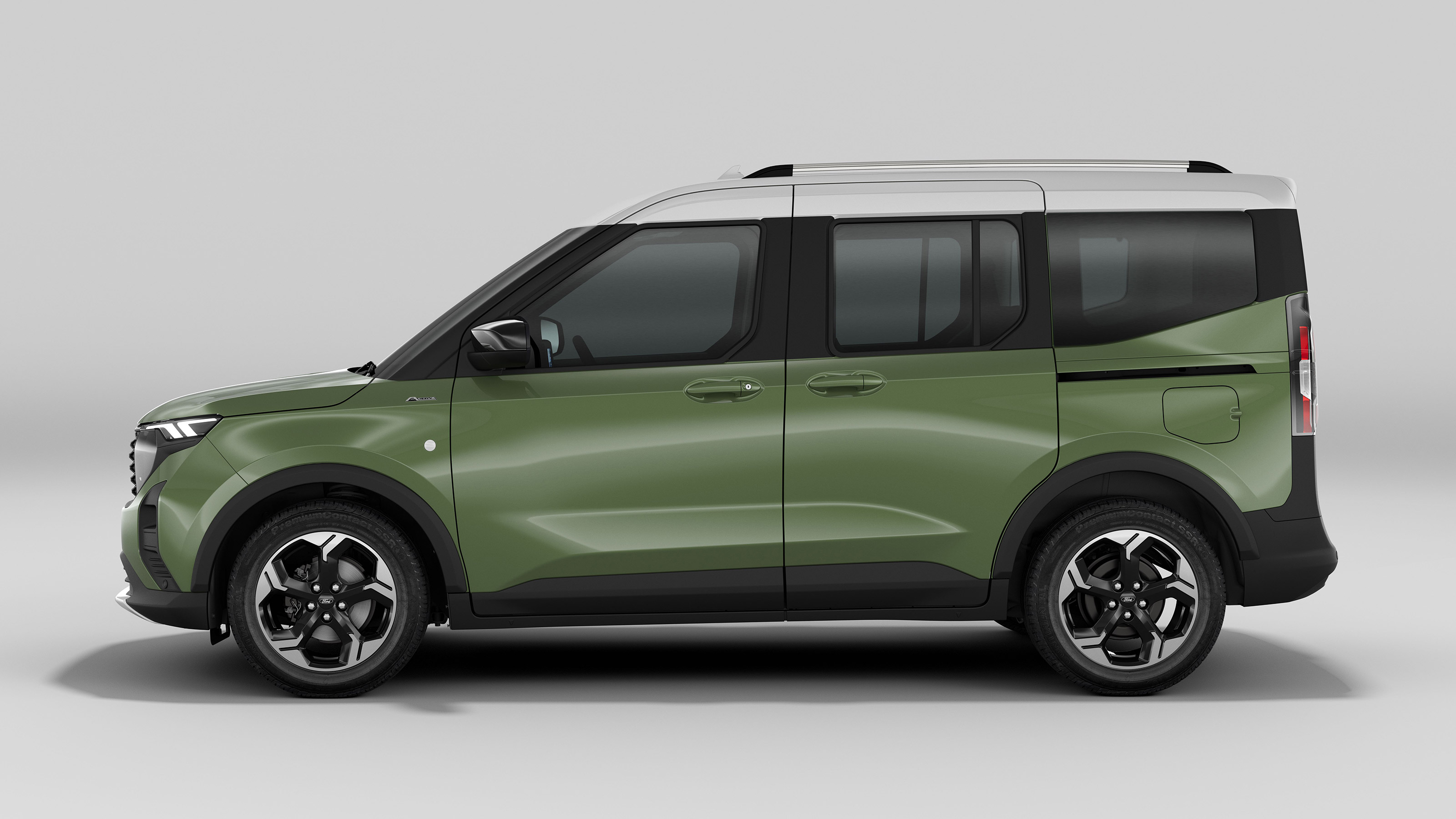 Ford E-Tourneo Courier - side static