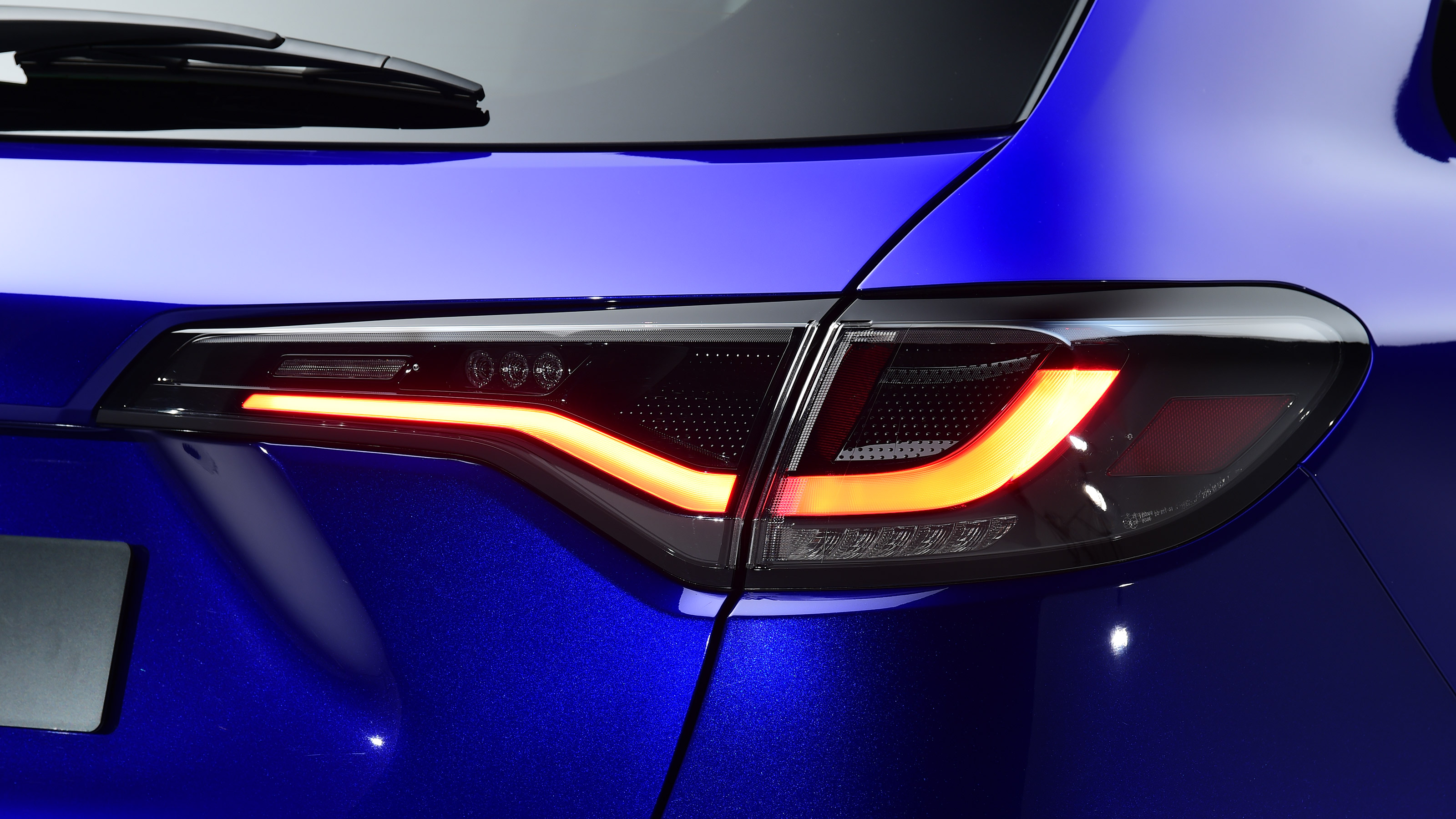 Honda ZR-V - rear light
