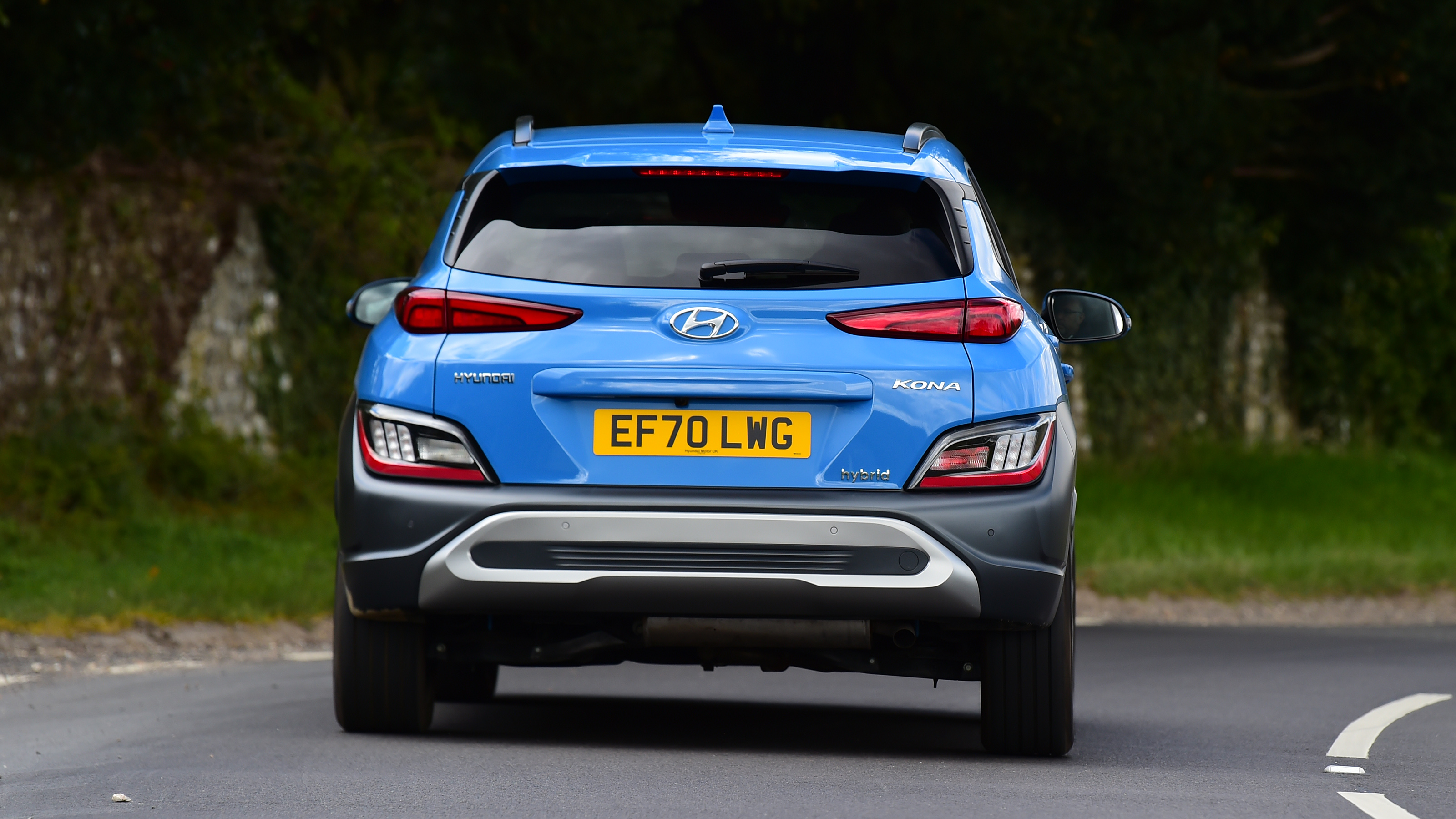 Hyundai Kona Hybrid - rear cornering