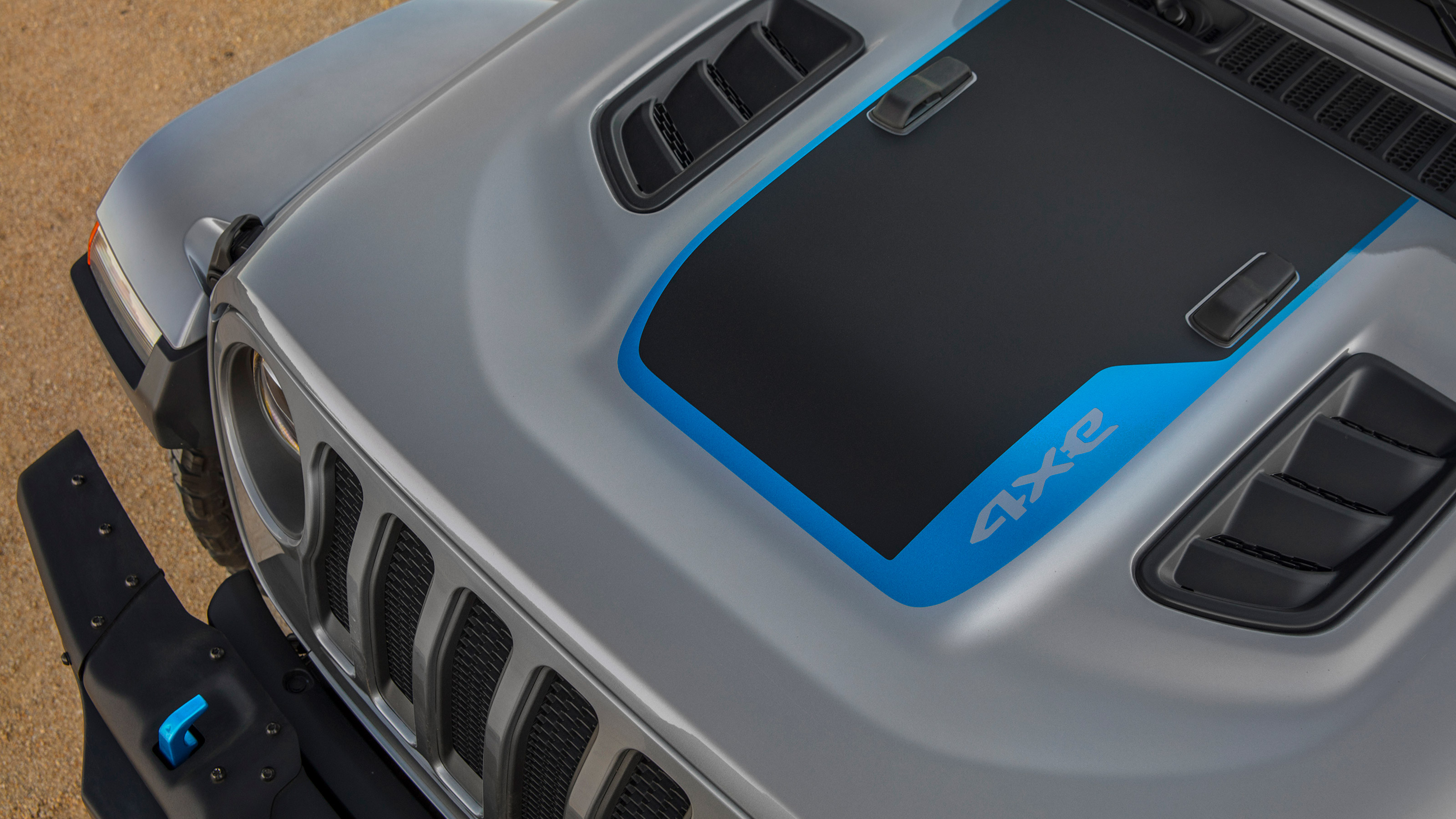 Jeep Wrangler 4xe - bonnet