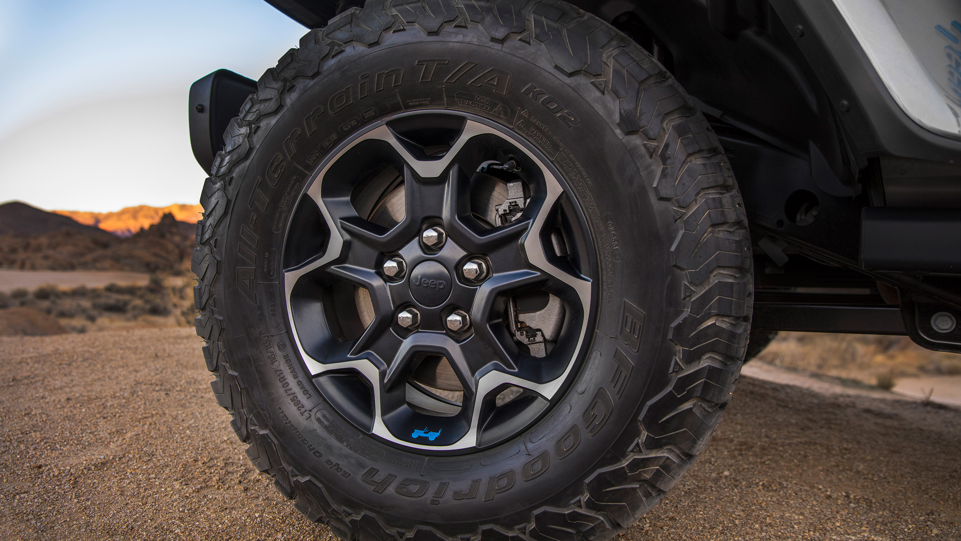 Jeep Wrangler 4xe - wheel