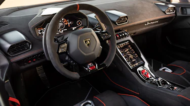 Lamborghini Huracan Sterrato - dash