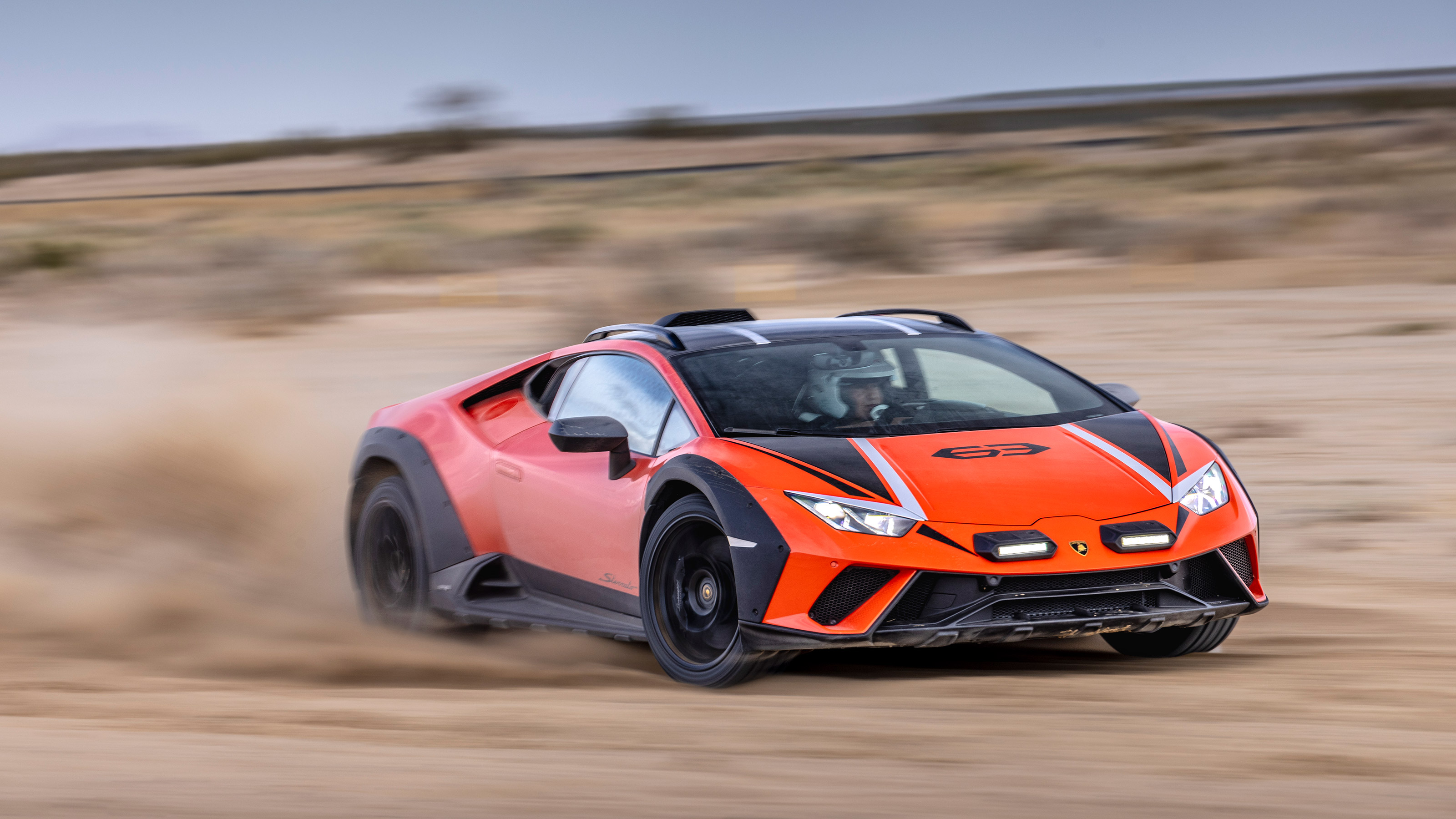Lamborghini Huracan Sterrato - front cornering