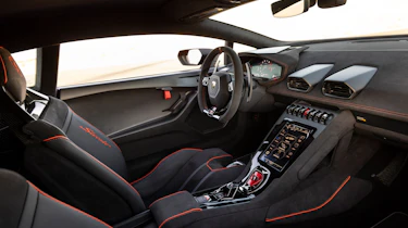 Lamborghini Huracan Sterrato - dash