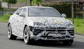Lamborghini Urus plug-in hybrid - spyshot 1