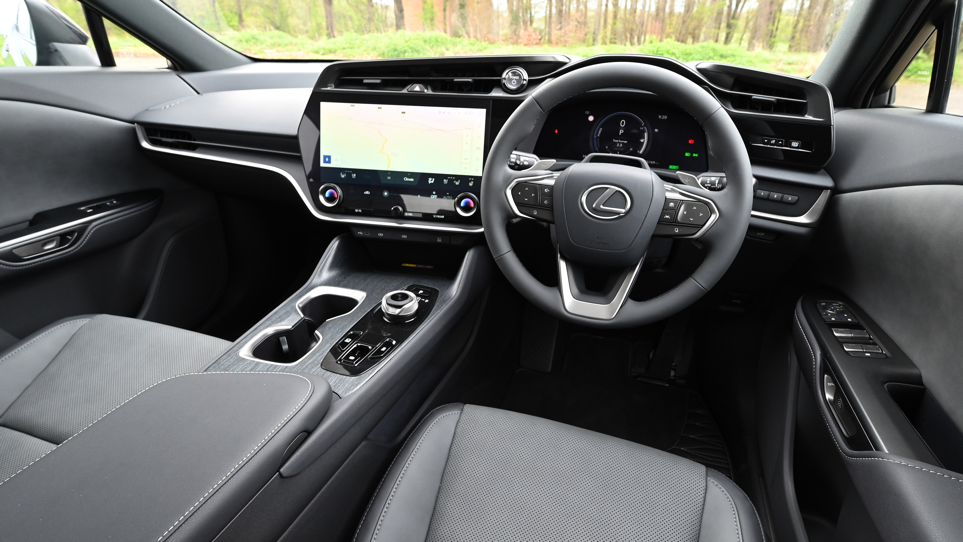 Lexus RZ 450e - cabin