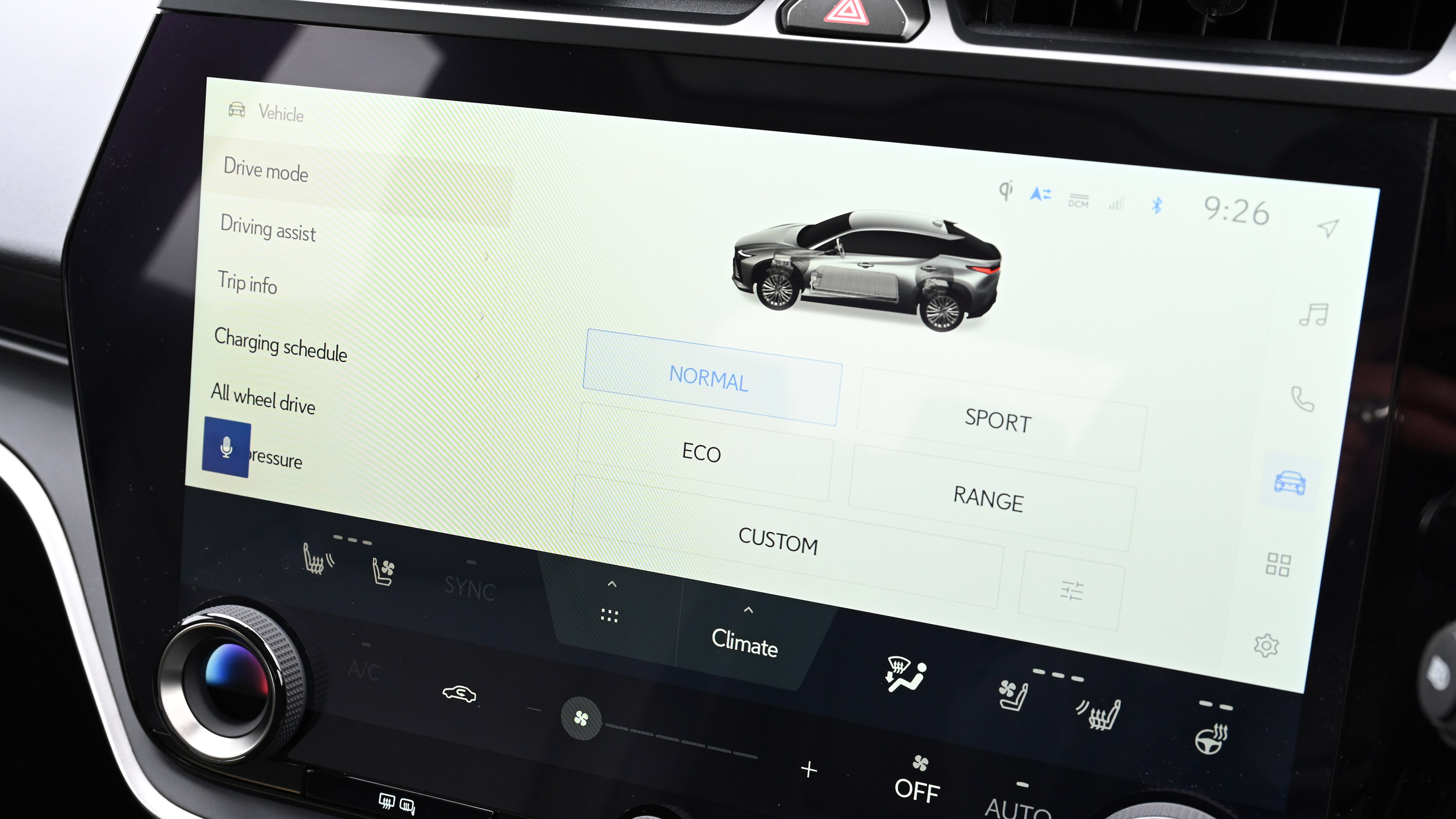 Lexus RZ 450e - infotainment