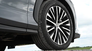 Lexus RZ 450e - wheel
