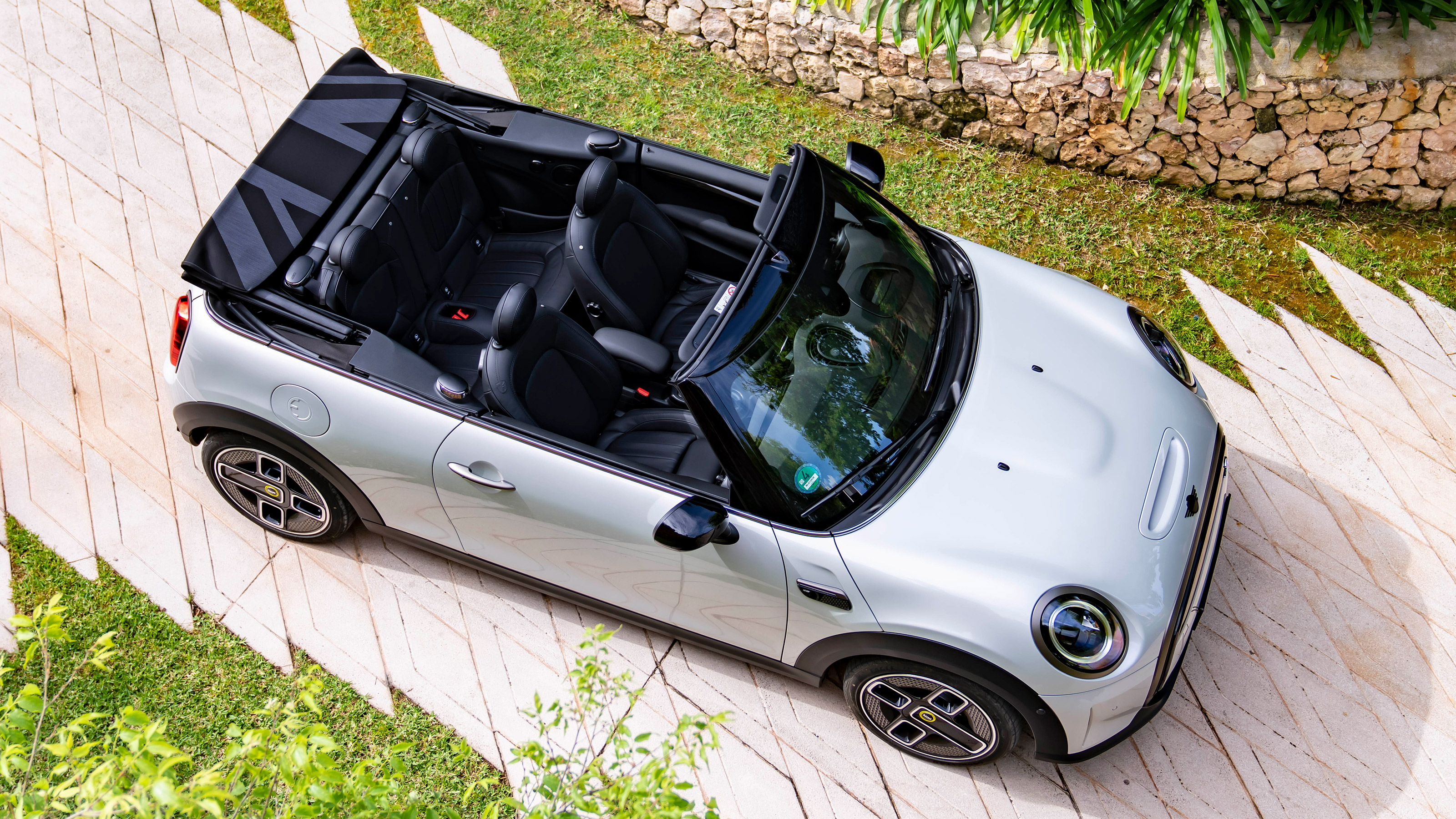 MINI Electric Convertible - above