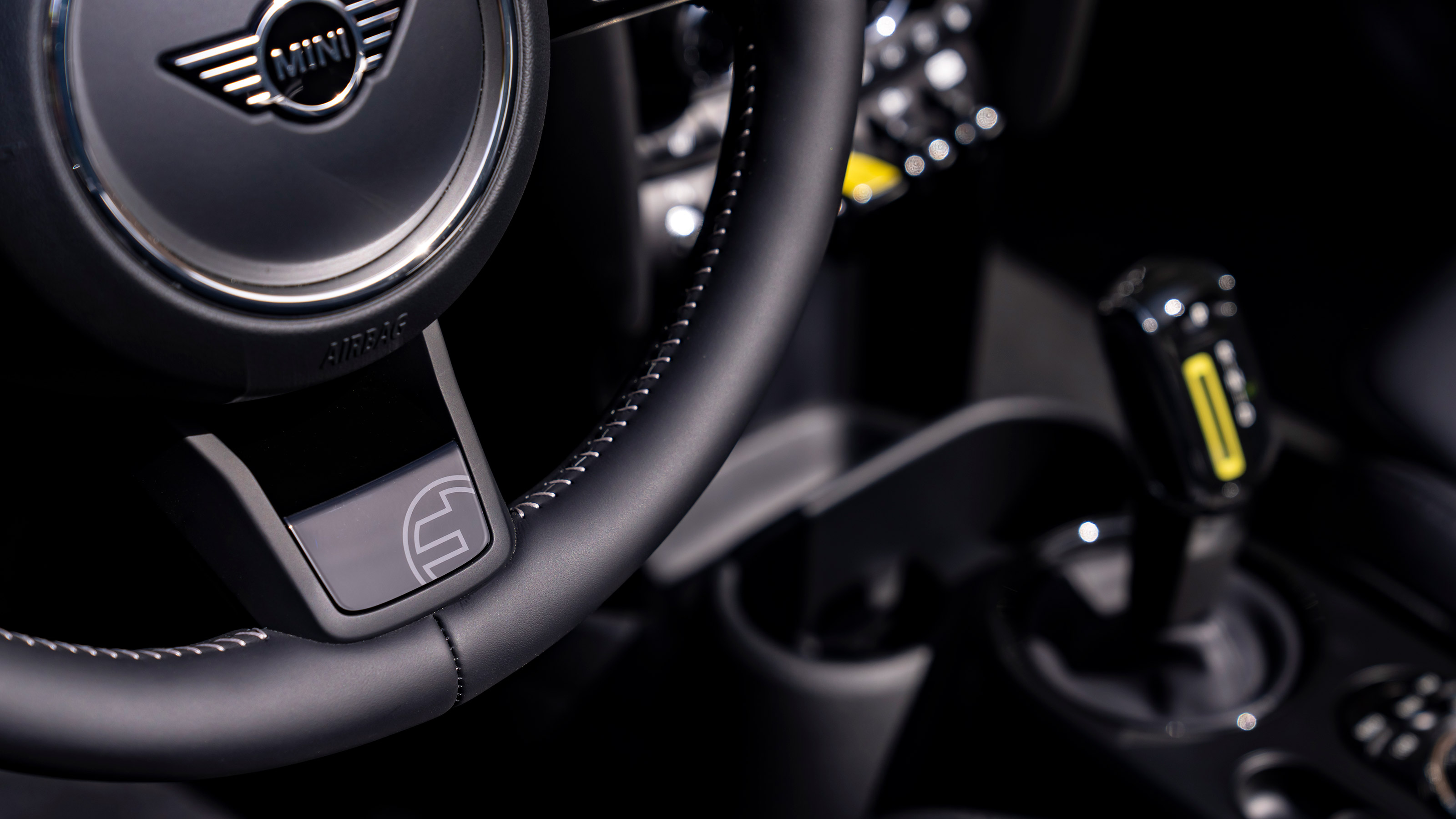 MINI Electric Convertible - interior