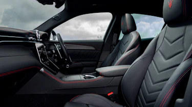Maserati Grecale Trofeo - front seats