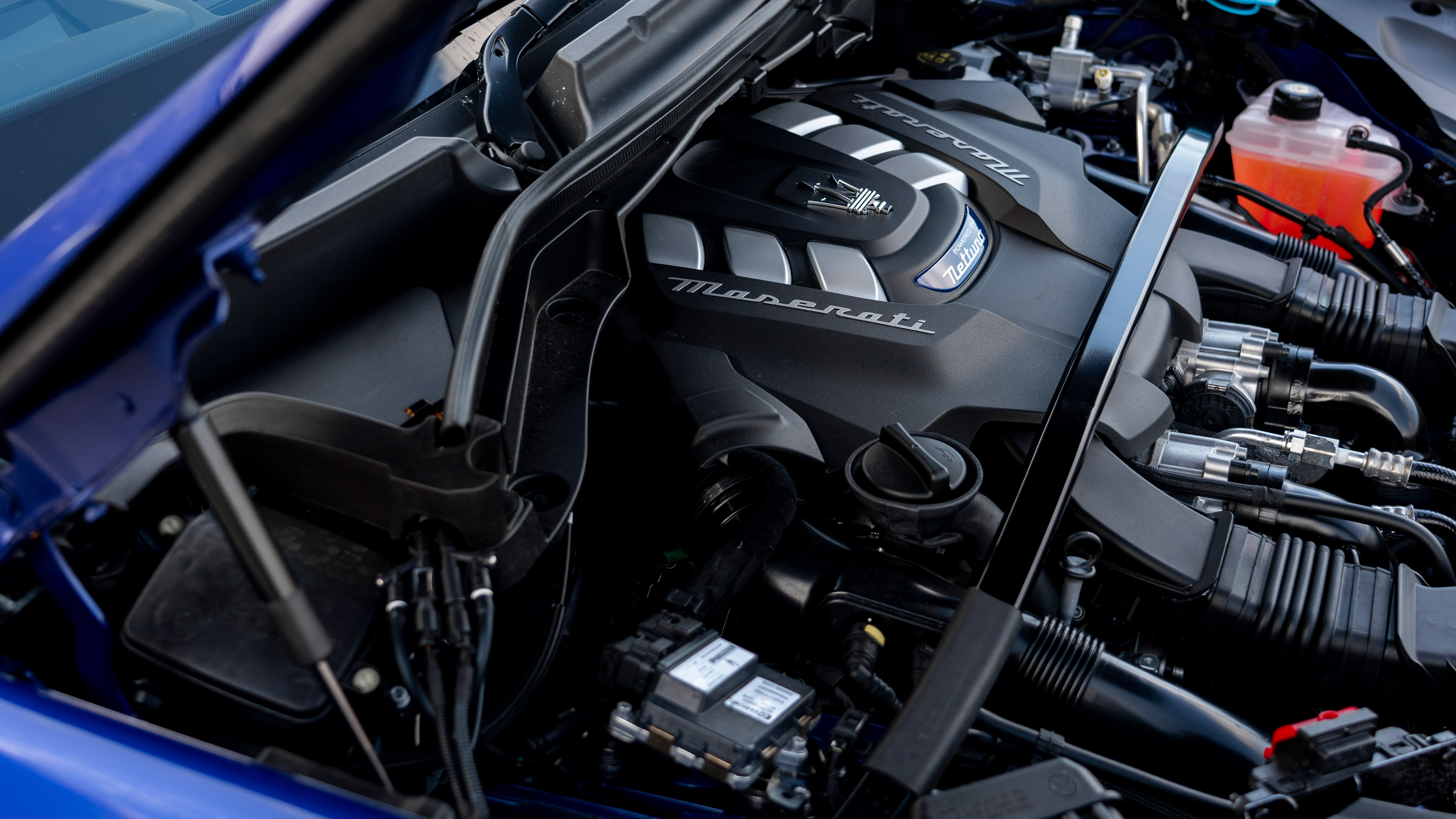 Maserati Grecale Trofeo - engine
