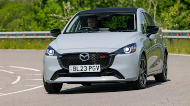 Mazda 2 - front tracking
