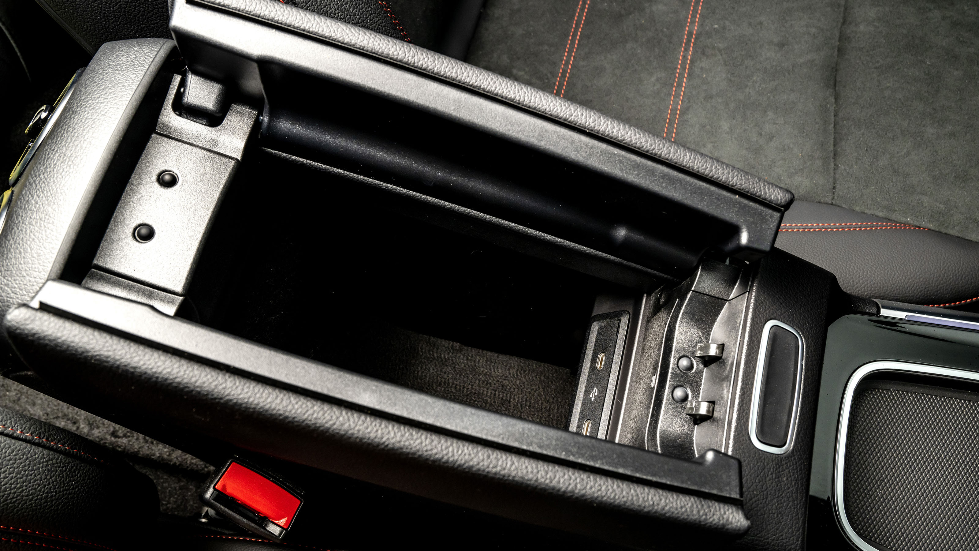 Mercedes B-Class - centre console