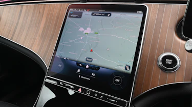 Mercedes EQE 350 - touchscreen