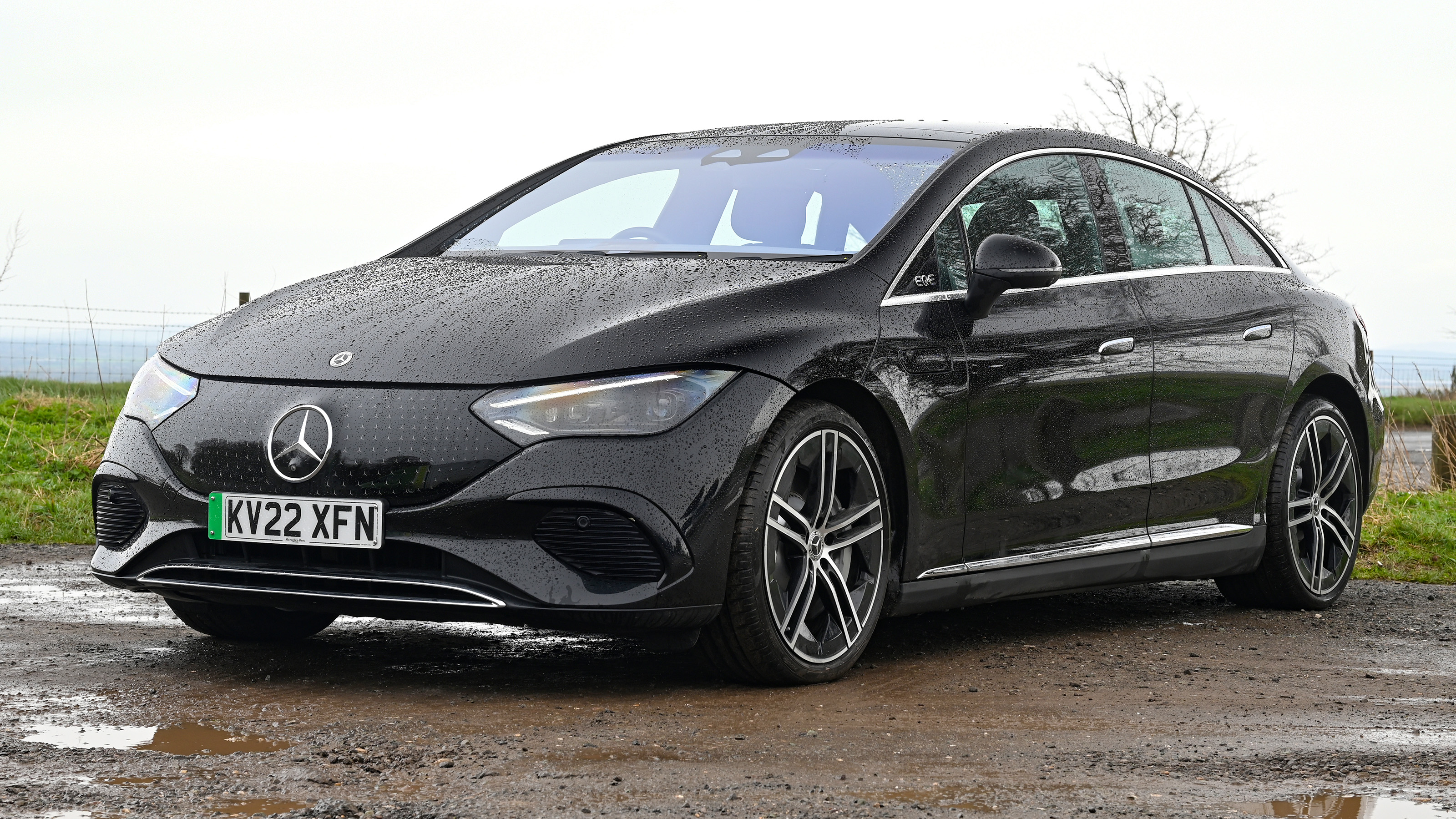 Mercedes EQE 350 - front static