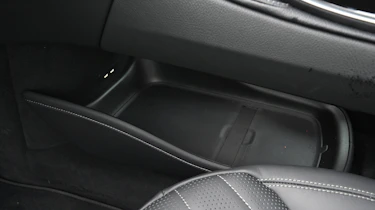 Mercedes EQE 350 - floating centre console
