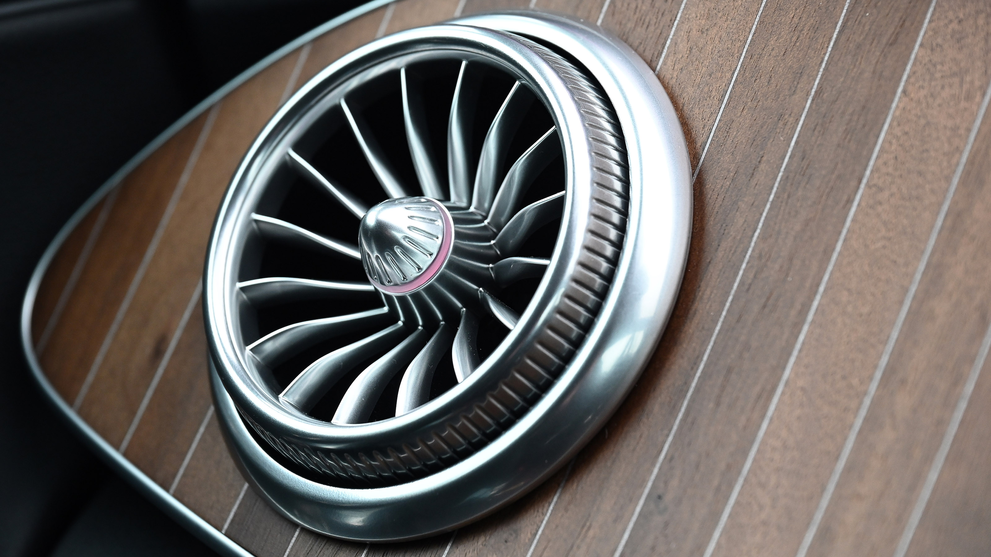 Mercedes EQE 350 - air vents