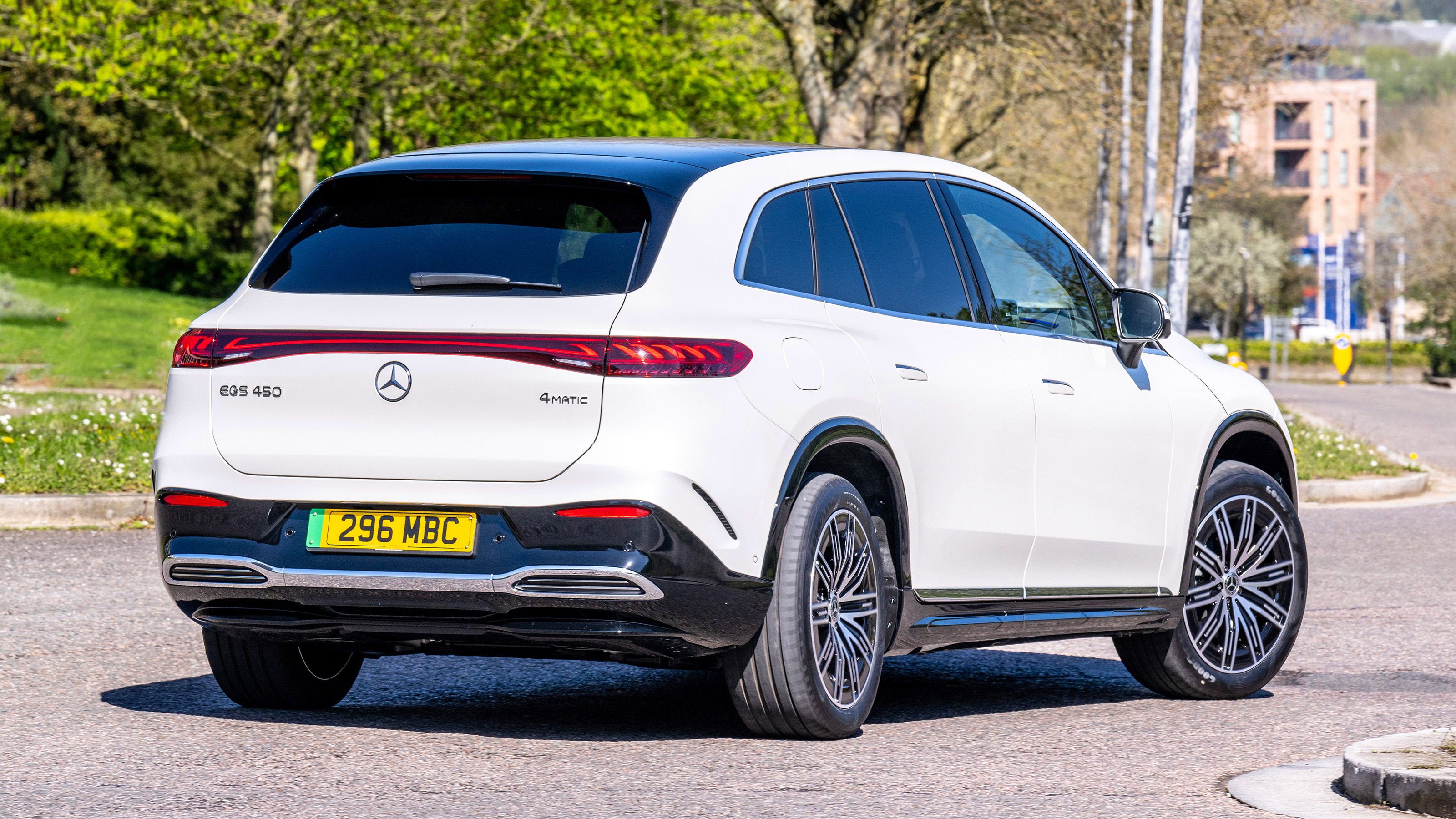 Mercedes EQS SUV UK - rear cornering