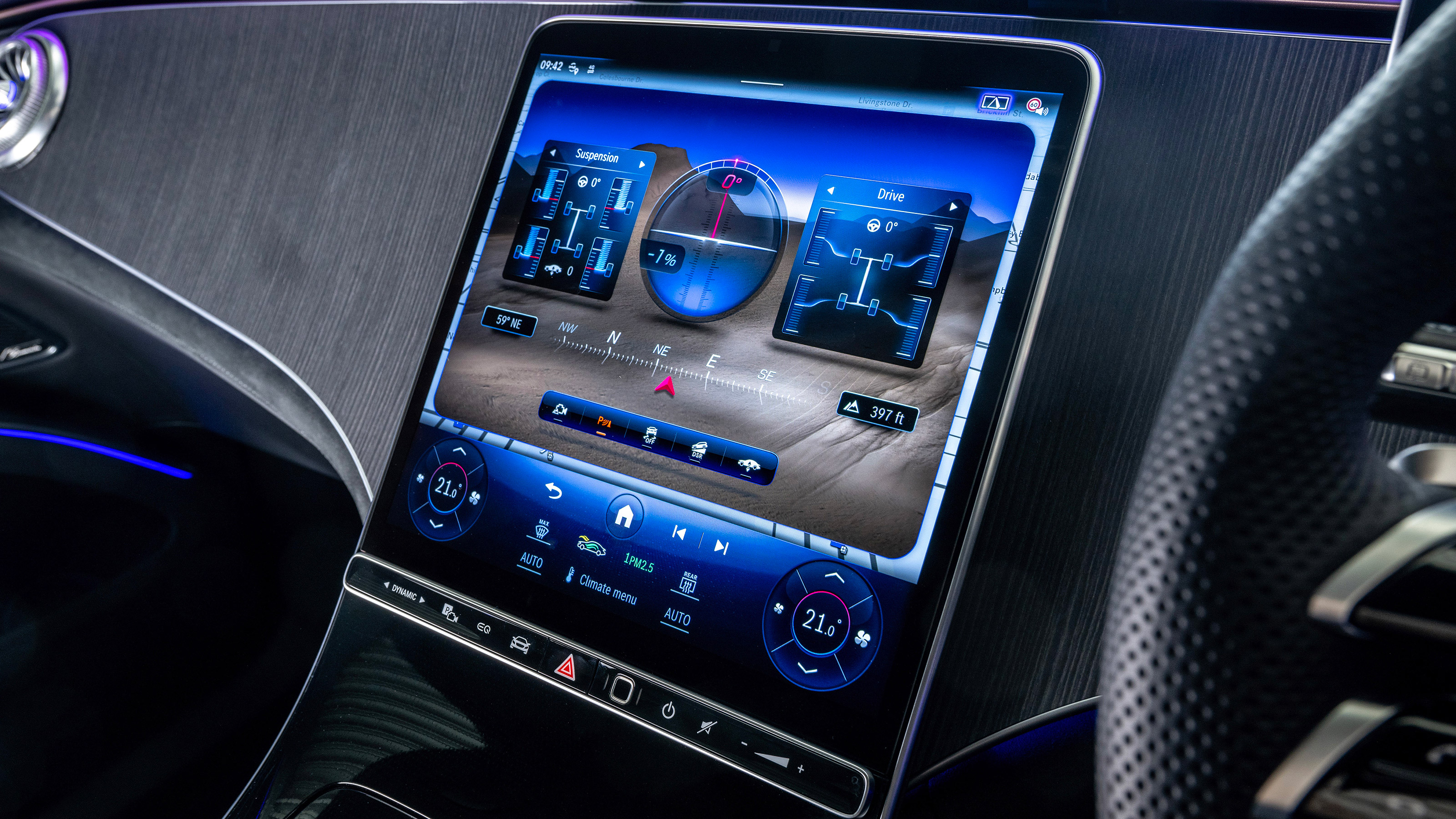 Mercedes EQS SUV UK - sat-nav