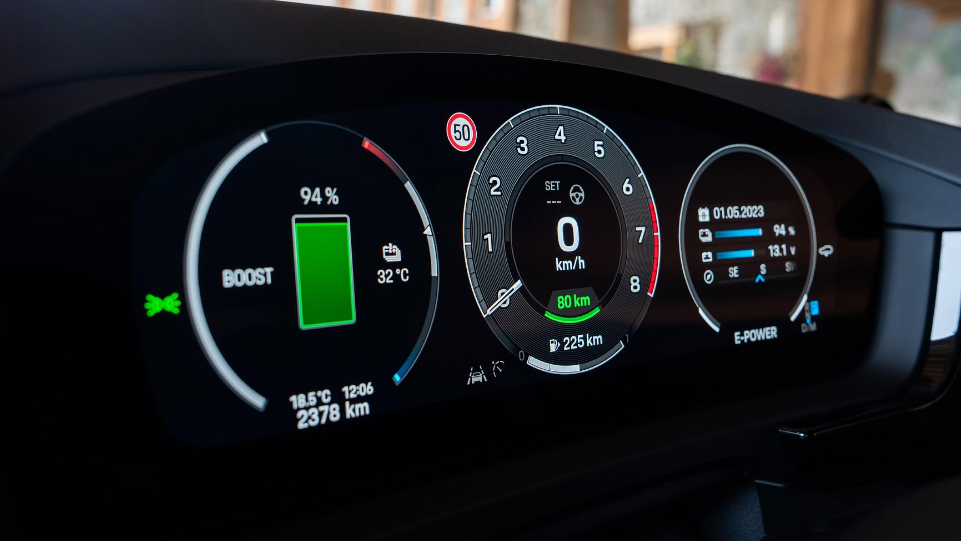 Porsche Cayenne E-Hybrid - dials