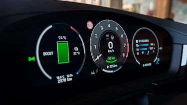 Porsche Cayenne E-Hybrid - dials