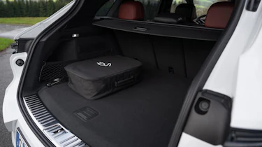 Porsche Cayenne E-Hybrid - boot