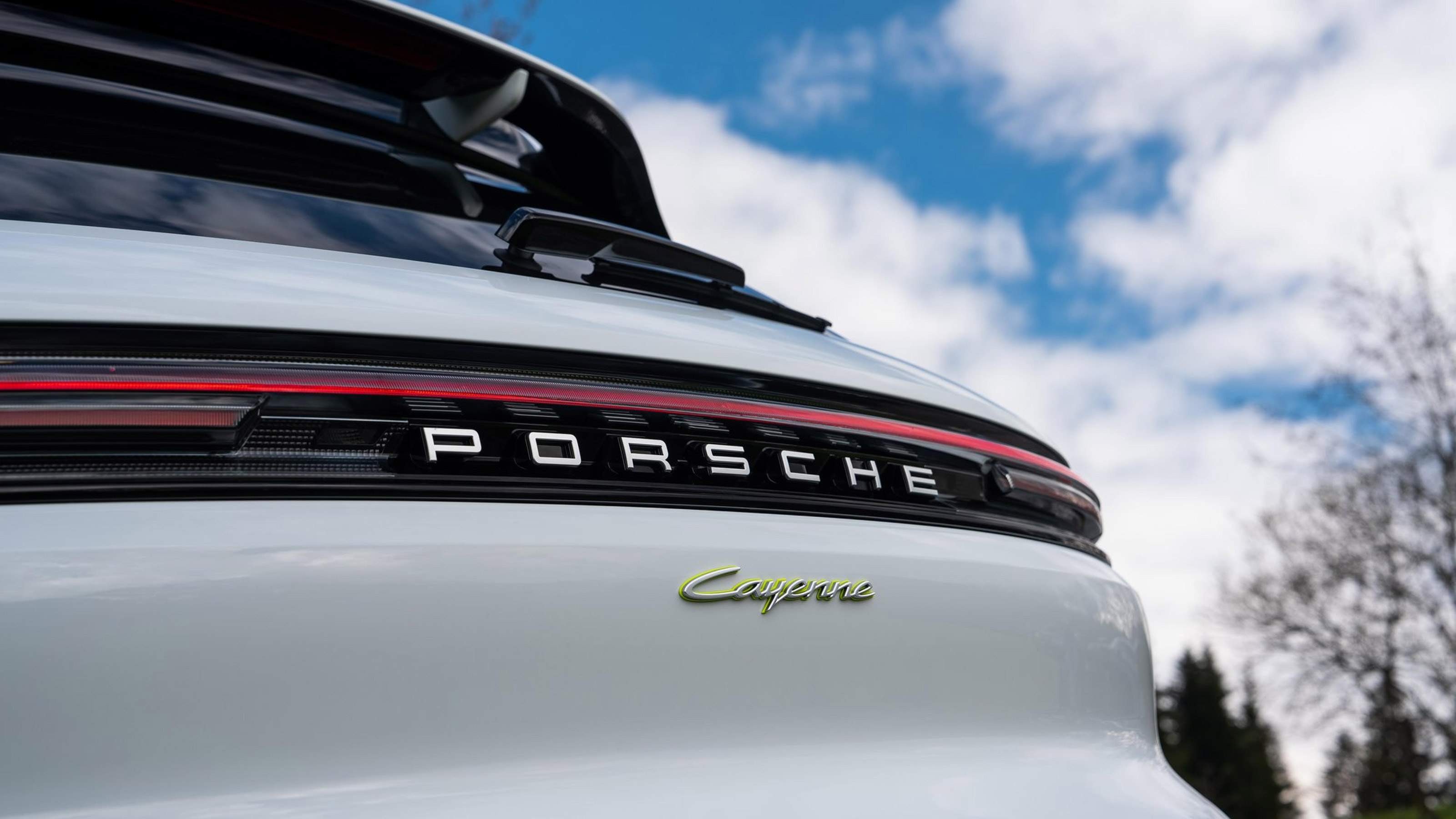 Porsche Cayenne E-Hybrid - rear detail