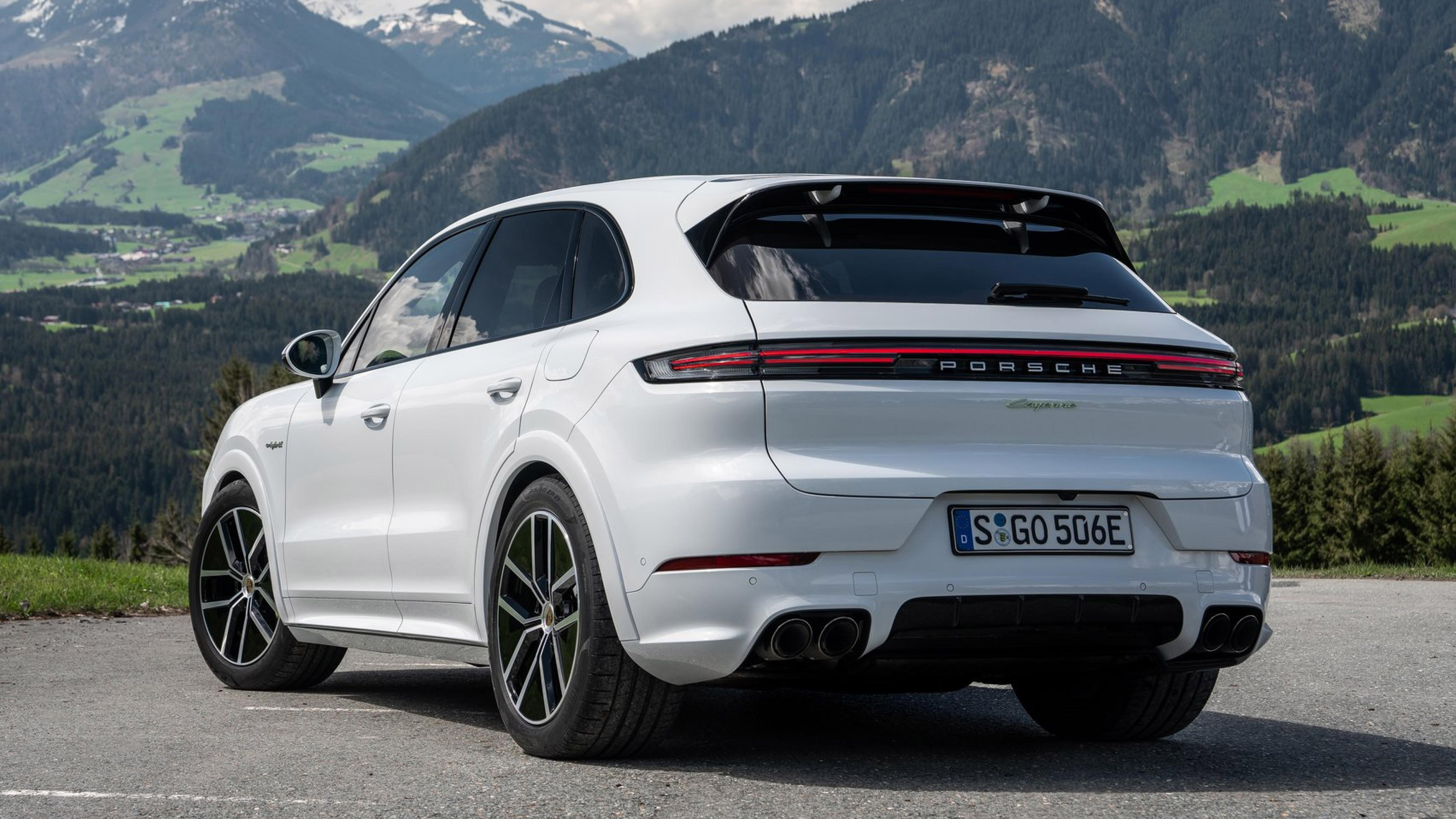 Porsche Cayenne E-Hybrid - rear static
