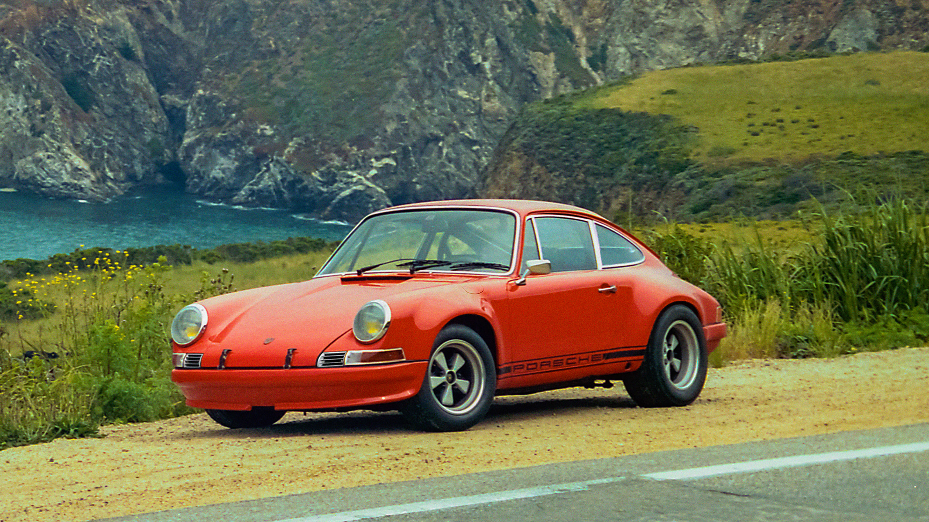 Porsche 911 ST from Everrati - mountain road