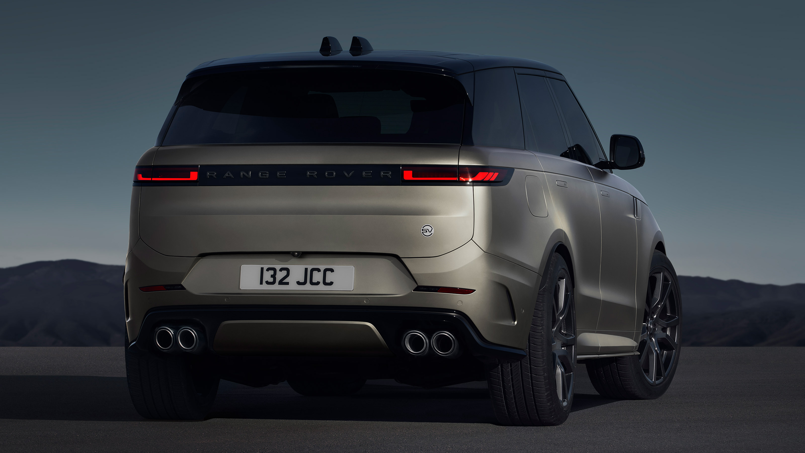 Range Rover Sport SV - rear