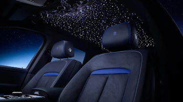 Rolls-Royce Black Badge Cullinan Blue Shadow - seats
