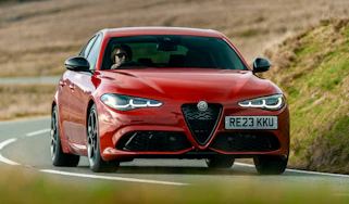 Alfa Romeo Giulia - front cornering
