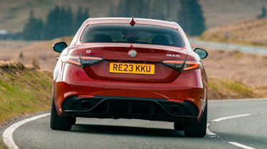 Alfa Romeo Giulia - rear cornering