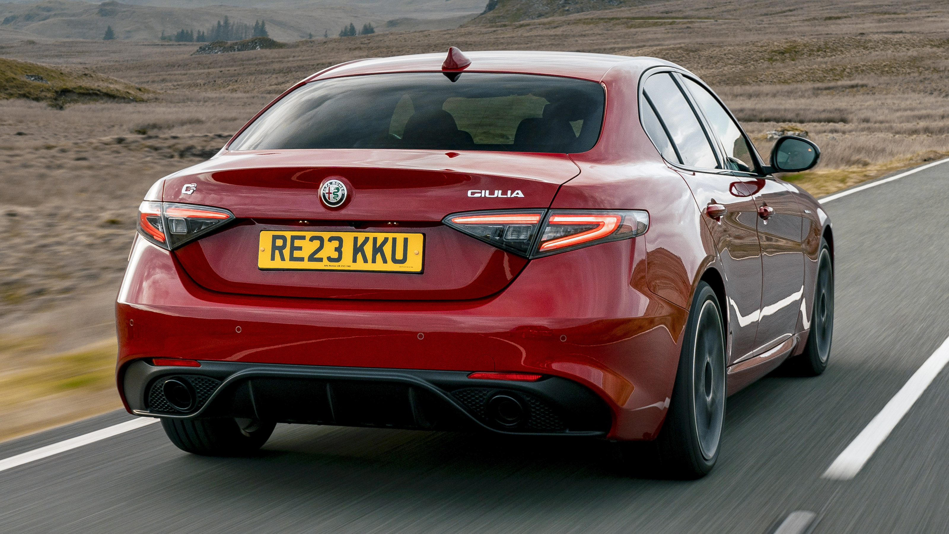 Alfa Romeo Giulia - rear tracking