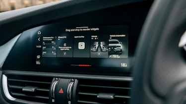 Alfa Romeo Giulia - infotainment screen