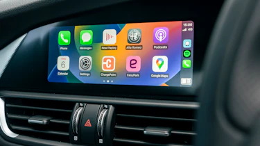 Alfa Romeo Giulia - Apple CarPlay