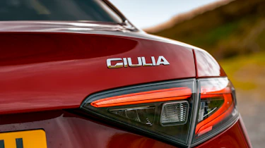 Alfa Romeo Giulia - badge