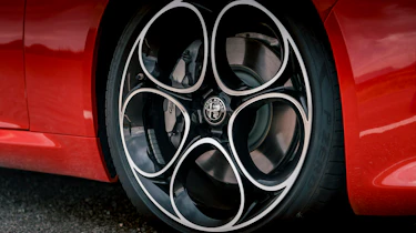 Alfa Romeo Giulia - alloy wheels