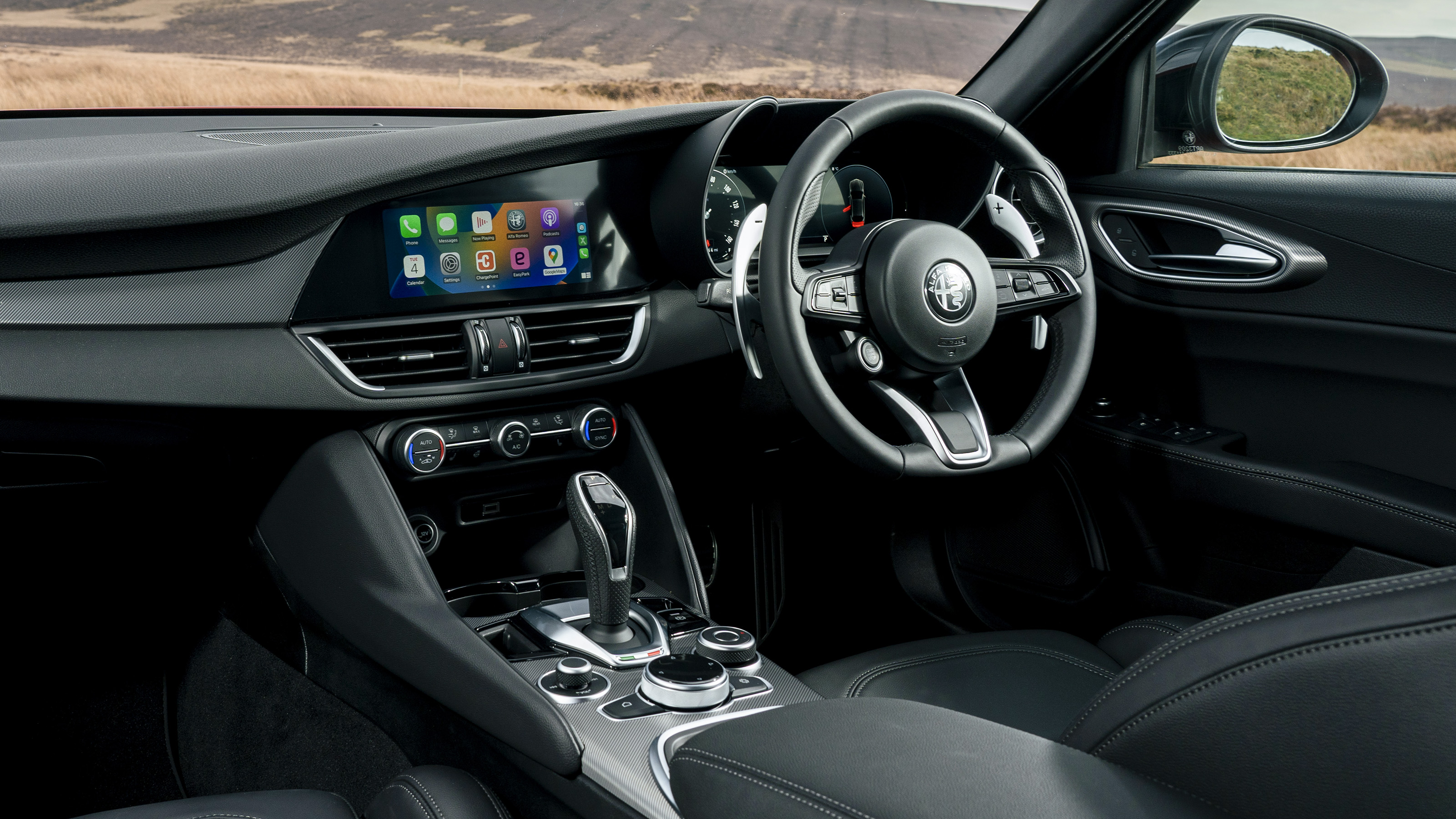 Alfa Romeo Giulia - interior