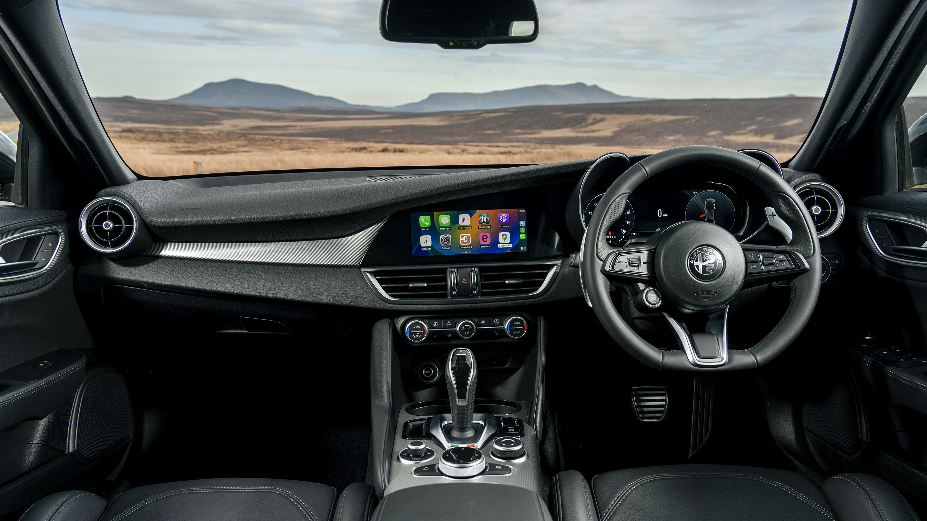 Alfa Romeo Giulia - interior