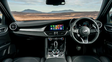 Alfa Romeo Giulia - interior